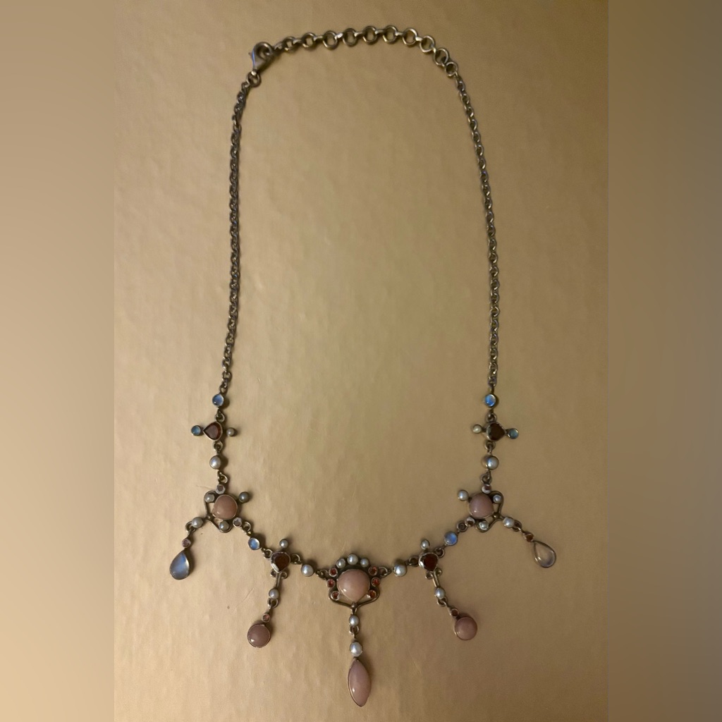 Elegant Gold And Pink Necklace 150$